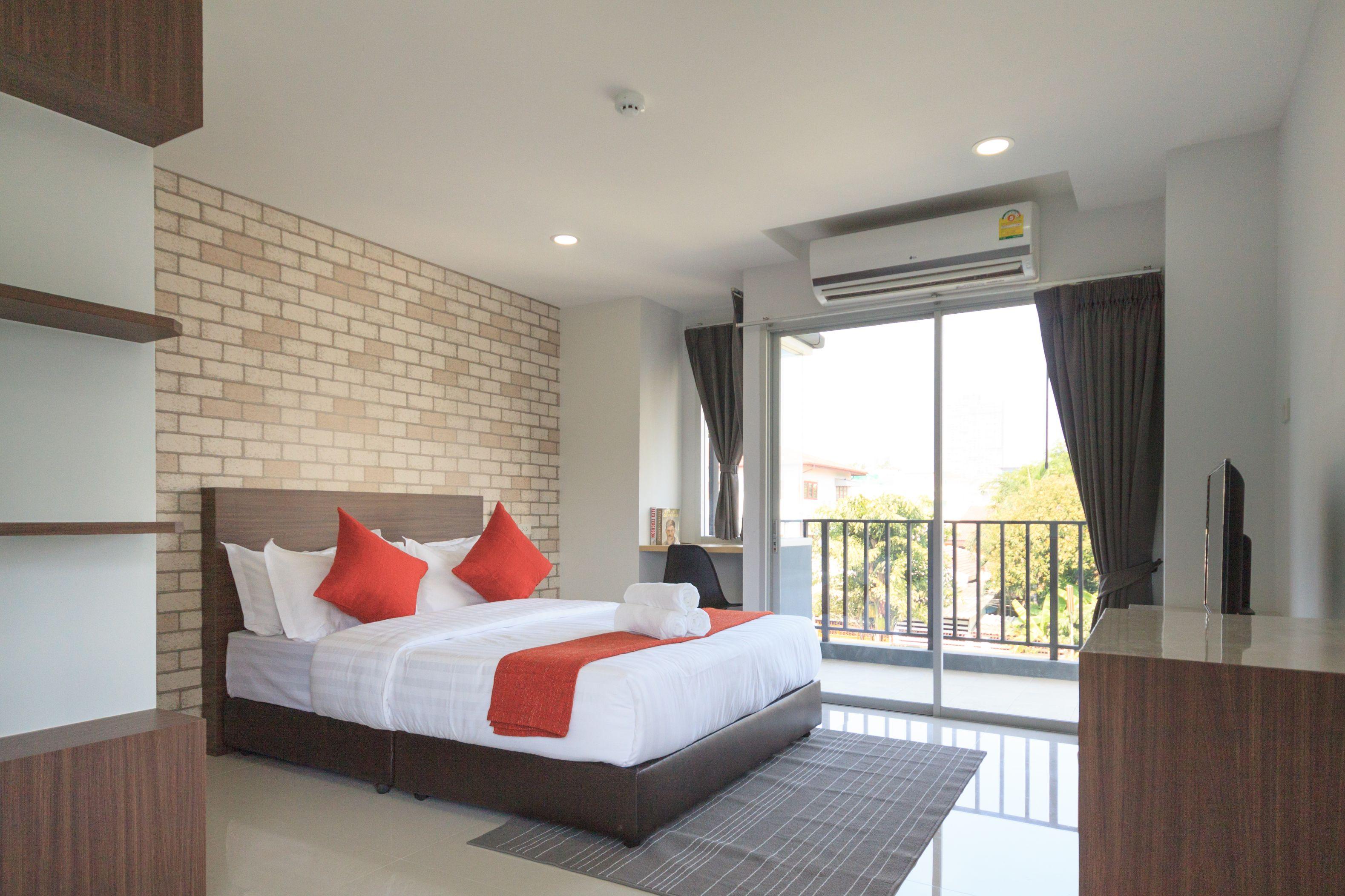 Q Space Hotel 2*